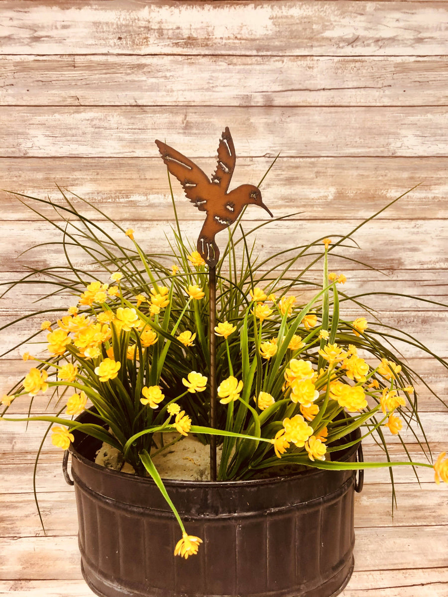 HUMMINGBIRD RUSTED GARDEN PLANT STAKE
